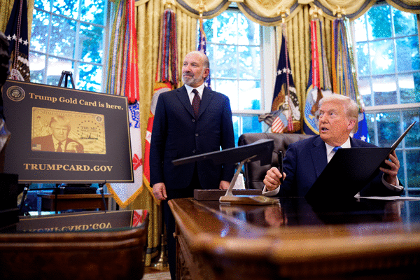 ट्रम्प गोल्ड कार्ड वीज़ा कार्यक्रम शुरू: त्वरित निवास के लिए आवेदन स्वीकार