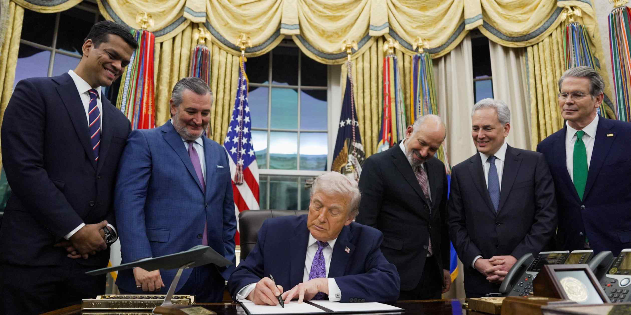 ترامب يوجه الحكومة الفيدرالية بإنشاء إطار عمل وطني موحد للذكاء الاصطناعي