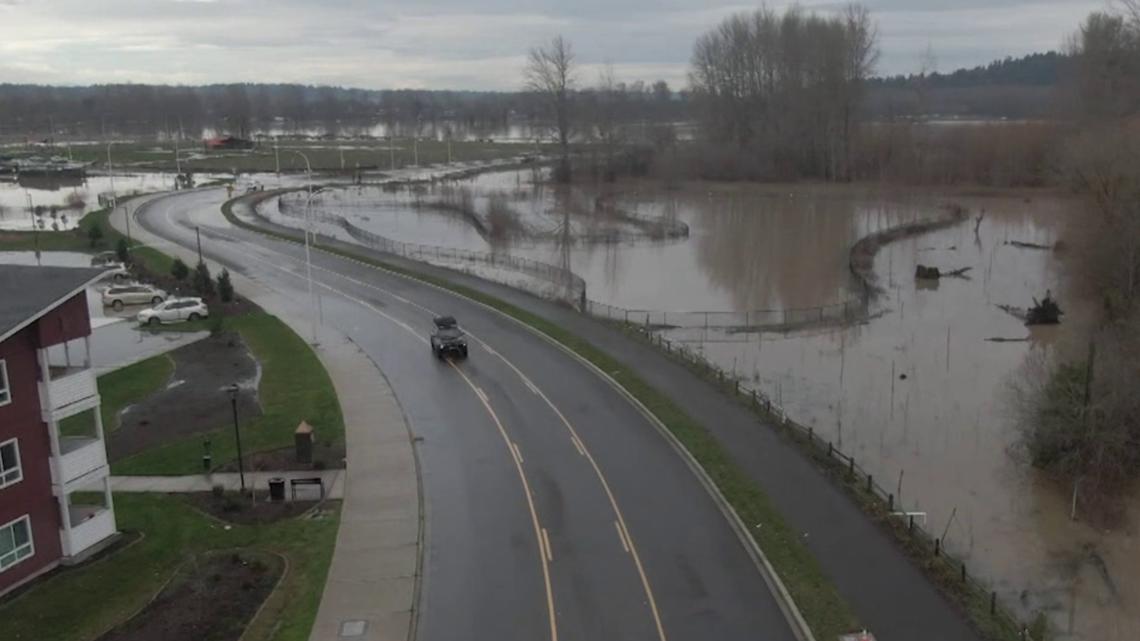 华盛顿州塔克维拉：堤坝决口引发山洪预警，数千人疏散