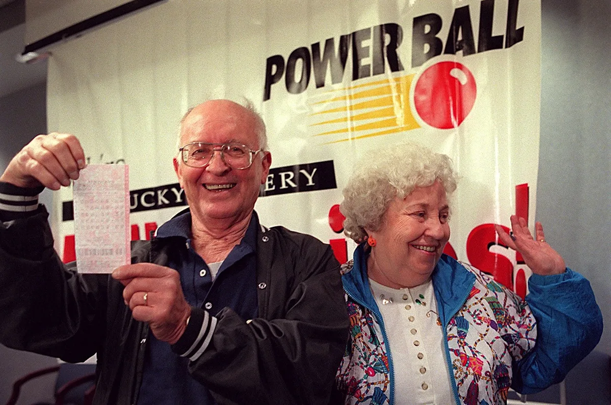 पावरबॉल जैकपॉट दिसंबर में कोई विजेता न होने के बाद बढ़ा