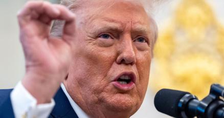 特朗普扩大对40个国家实施入境限制