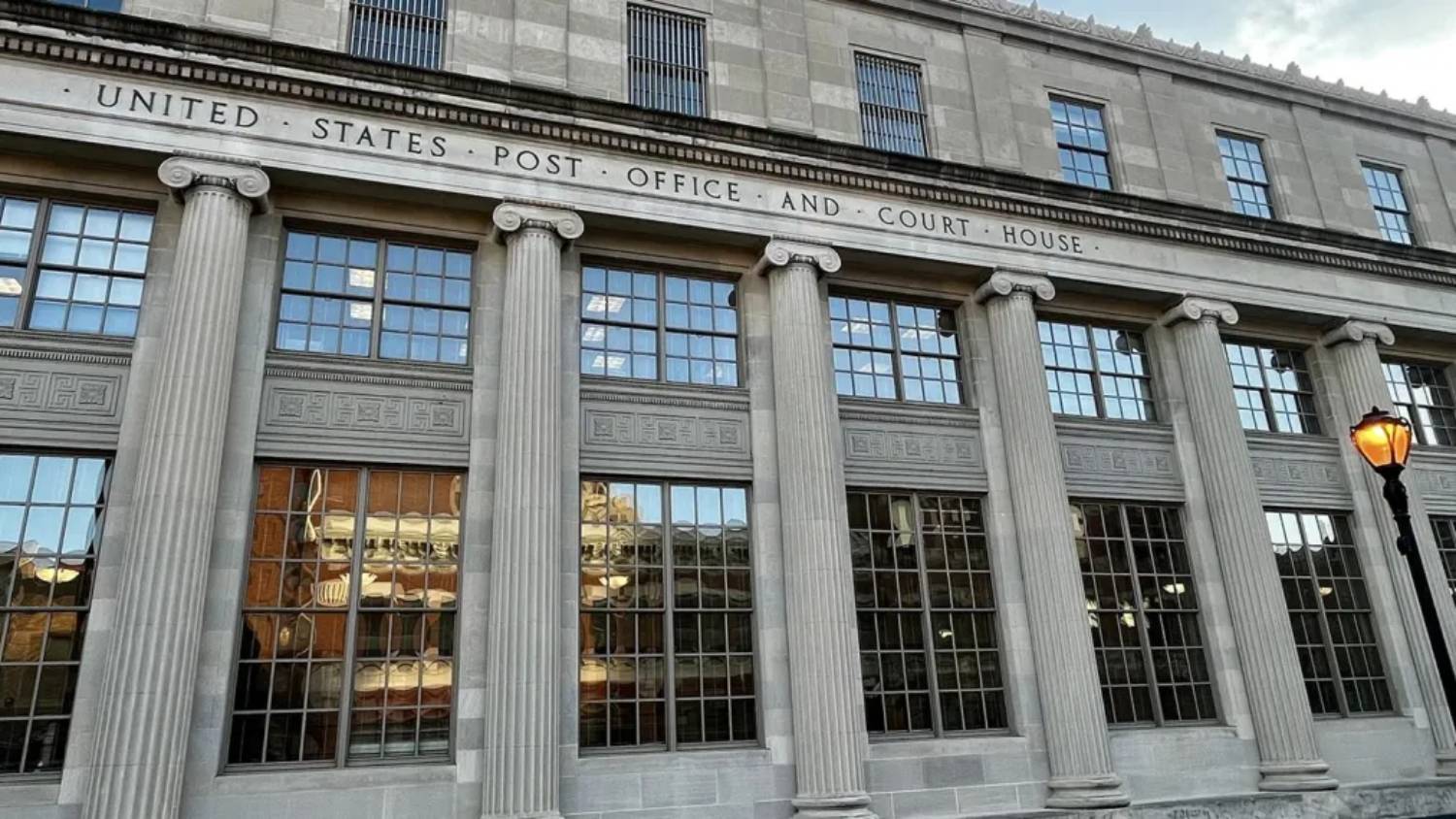 Le ministère de la Justice américain intente des poursuites contre plusieurs États pour des listes d'électeurs