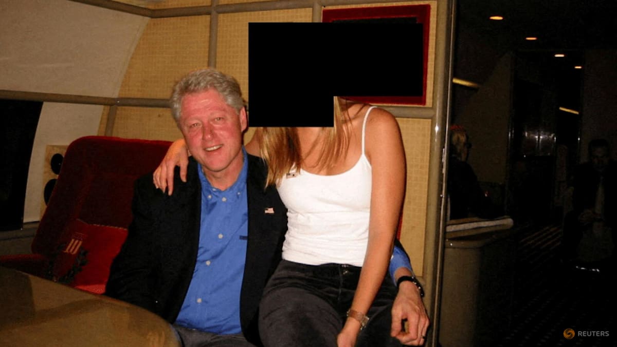 Le ministère de la Justice publie des documents sur Epstein, mais les critiques dénoncent les expurgations