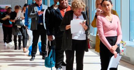 U.S. Weekly Claims Fall, Labor Market Shows Resilience