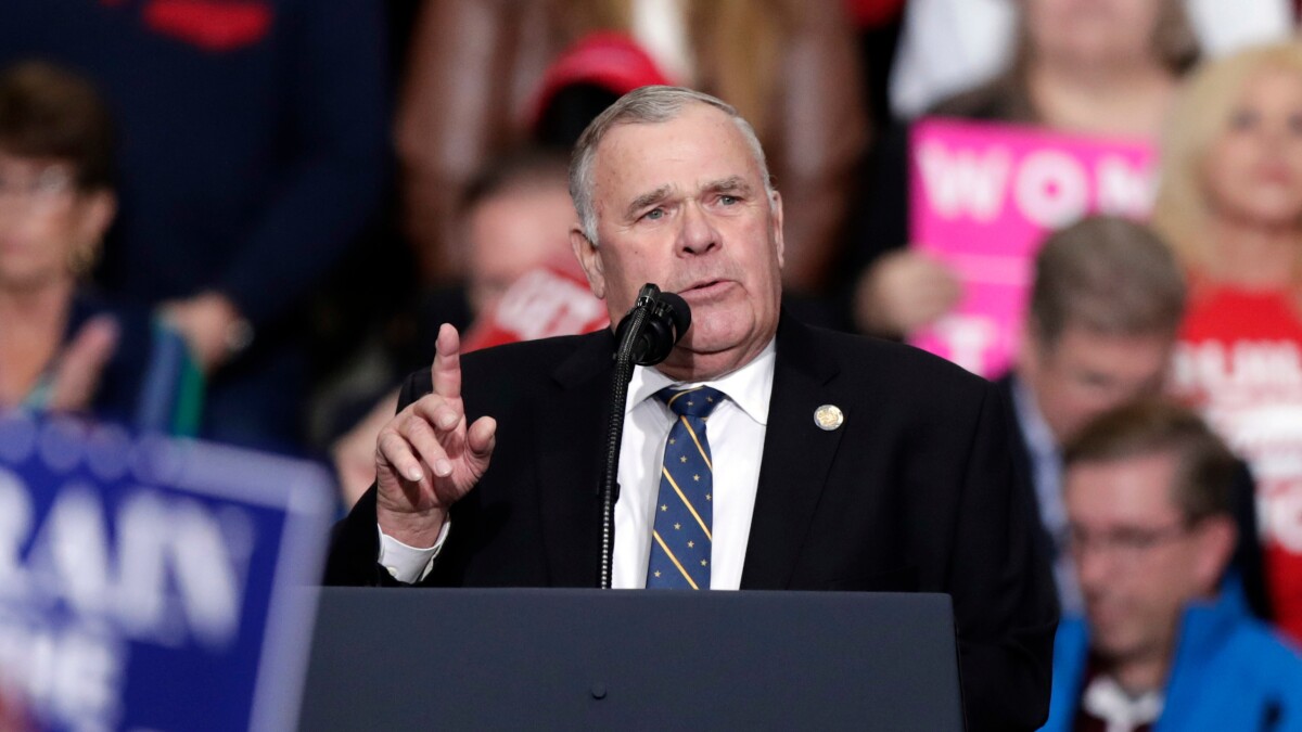 贝尔德众议员的妻子在车祸后去世