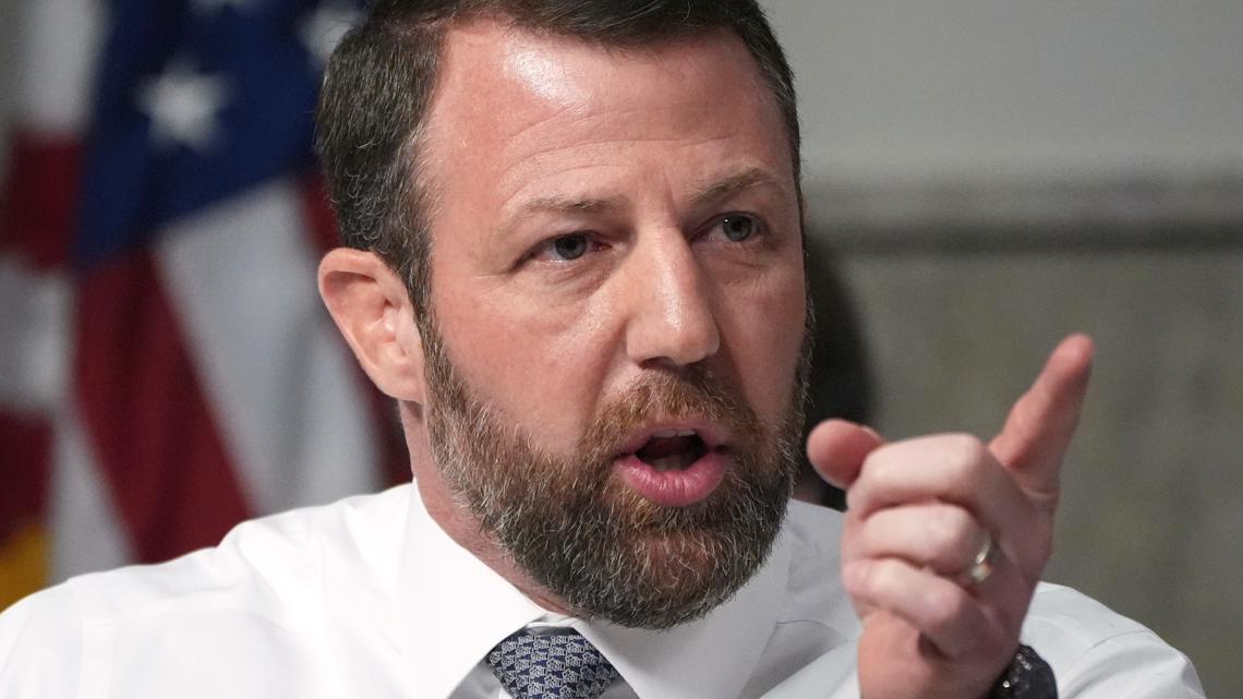 Trump nomme Markwayne Mullin à la tête du DHS, remplaçant Kristi Noem