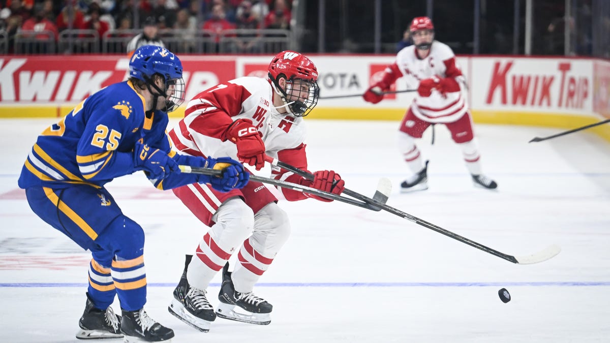 Wisconsin: hockey masculino pierde, baloncesto masculino avanza al torneo