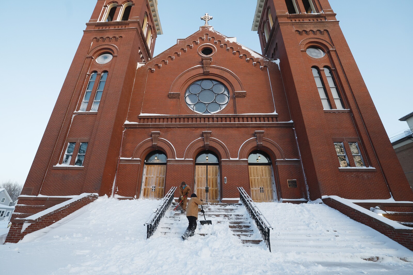 बहु-राज्यीय तूफान: तेज हवाएं, भारी बर्फबारी और यात्रा में व्यवधान