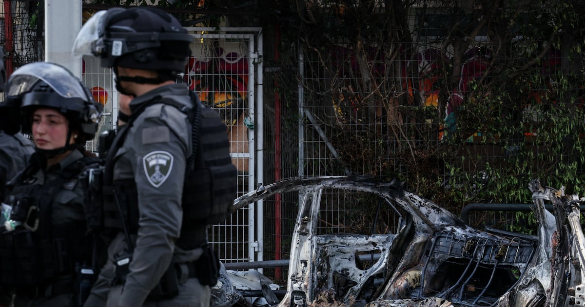 ٹرمپ کی ایران پر مزید حملوں کی دھمکی، آبنائے ہرمز کو محفوظ بنانے کا مطالبہ