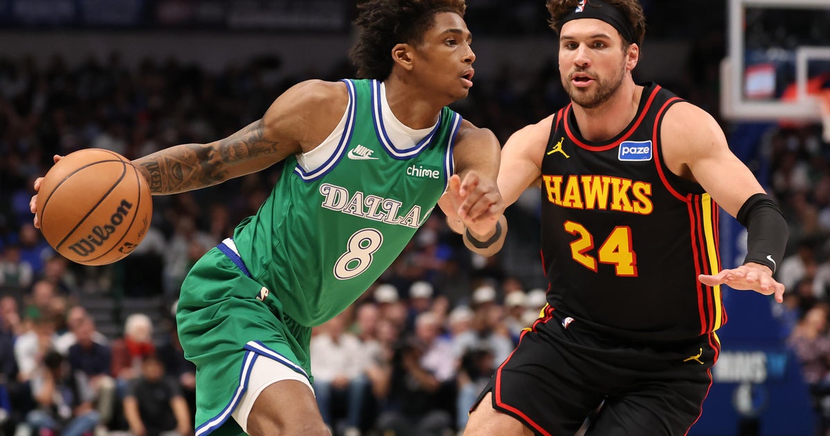 Hawks extend streak then have it snapped by Rockets