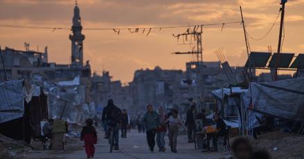 Trump, Netanyahu meet to advance U.S.-brokered Gaza ceasefire