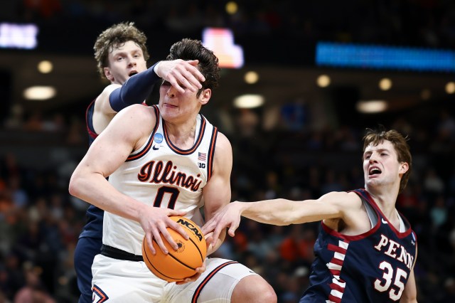 إلينوي تهزم بنسلفانيا 105-70 في بطولة NCAA