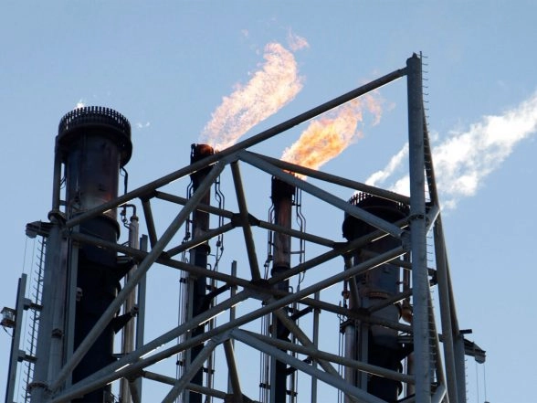 انفجار وحريق في مصفاة فاليور في بورت آرثر