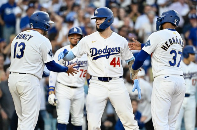 Dodgers Rally Past Diamondbacks, Win Opening Series Sweep