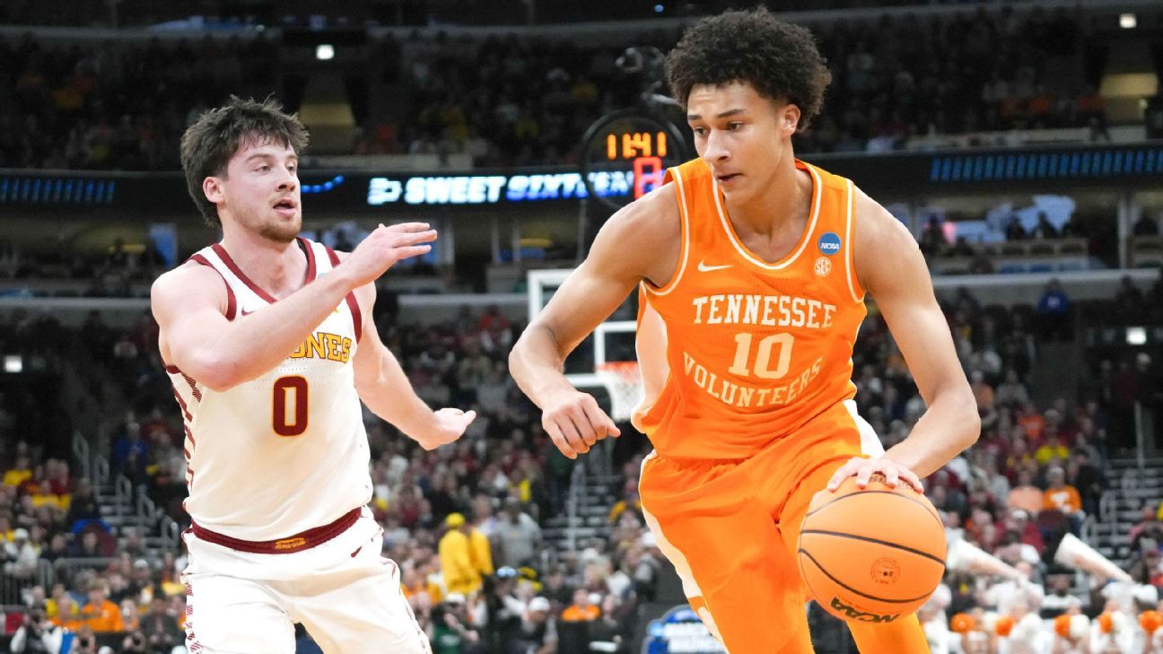 Tennessee, Duke, UConn advance; regional finals set Sunday