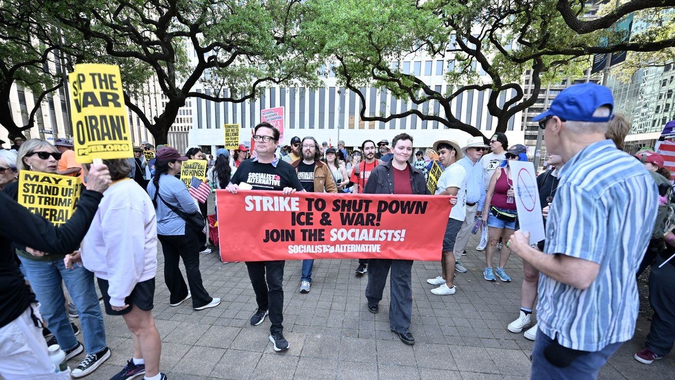 'No Kings' protests sweep US in opposition to Trump's immigration policies and Iran war