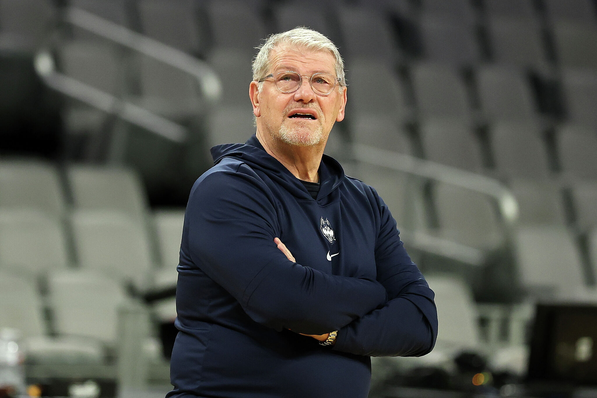 UConn कोच NCAA के दो-साइट क्षेत्रीय प्रारूप की आलोचना करते हैं