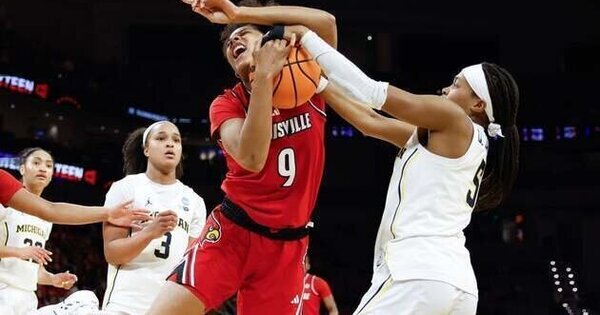 Michigan regroups, rolls past Louisville to reach Elite Eight