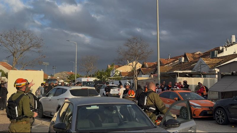 Trump Declares Regime Change in Iran, Seeks Deal