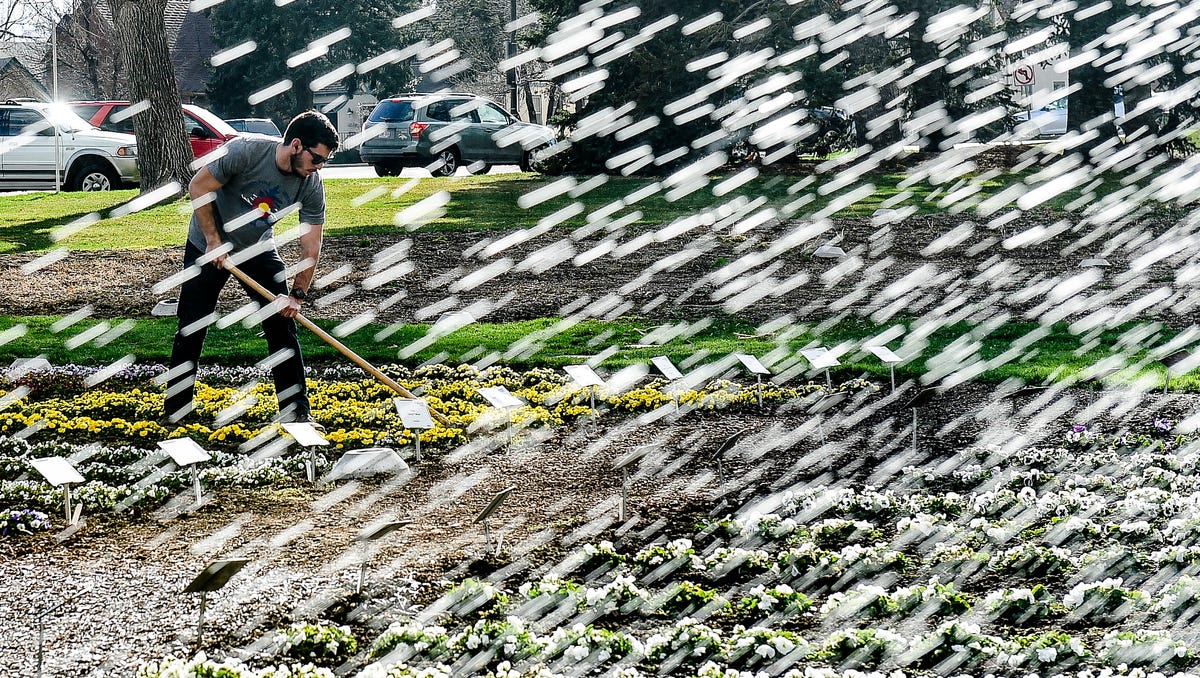 محطة تنقية المياه في فينيكس تصل إلى منتصف البناء؛ فلوريدا تفرض قيودًا على الري؛ فورت كولينز تنتظر قرارات الحصص.