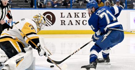 Cirelli's Hat Trick Sends Lightning Into Atlantic Lead