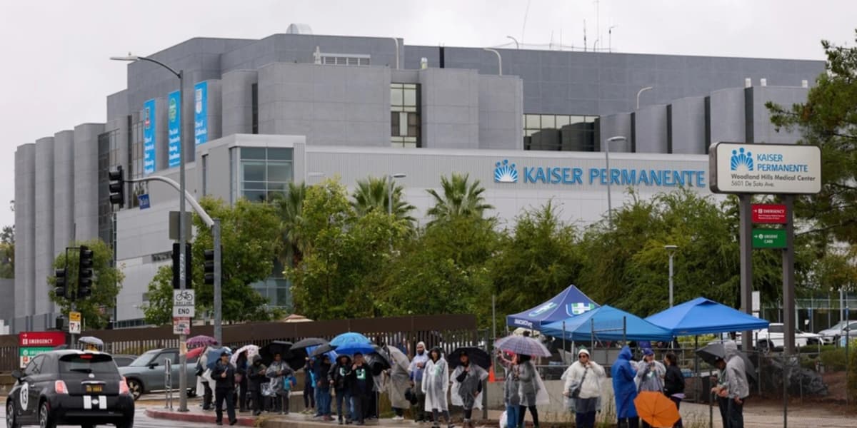 U.S. payrolls rise 178,000 amid mounting global risks