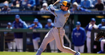 Mitchell, Perez Key as Brewers and Royals Split Doubleheader