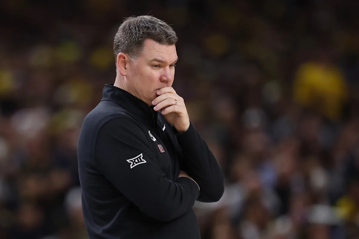 مدرب وايلدكاتس تومي لويد يفوز بجائزة ناشميث بعد موسم قياسي