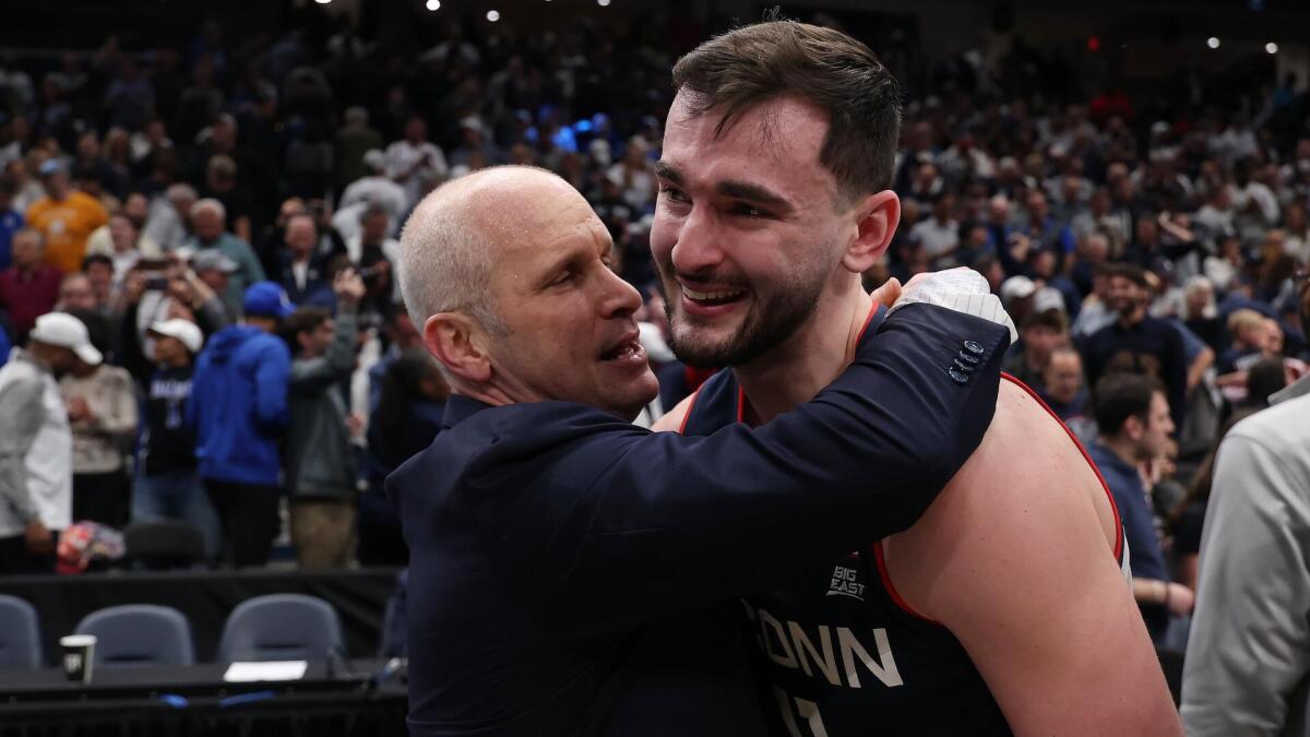 2026年NCAA锦标赛决赛：康涅狄格大学与密歇根大学争夺冠军，卡拉班剑指三冠