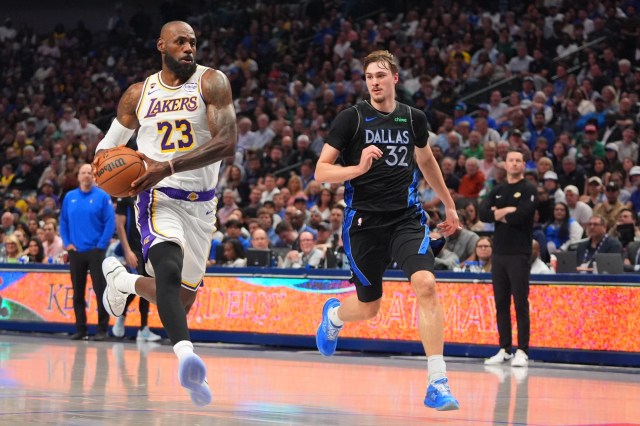 东契奇和里夫斯缺阵，湖人队以 128-134 负于小牛队；弗拉格 45 分，詹姆斯 30 分