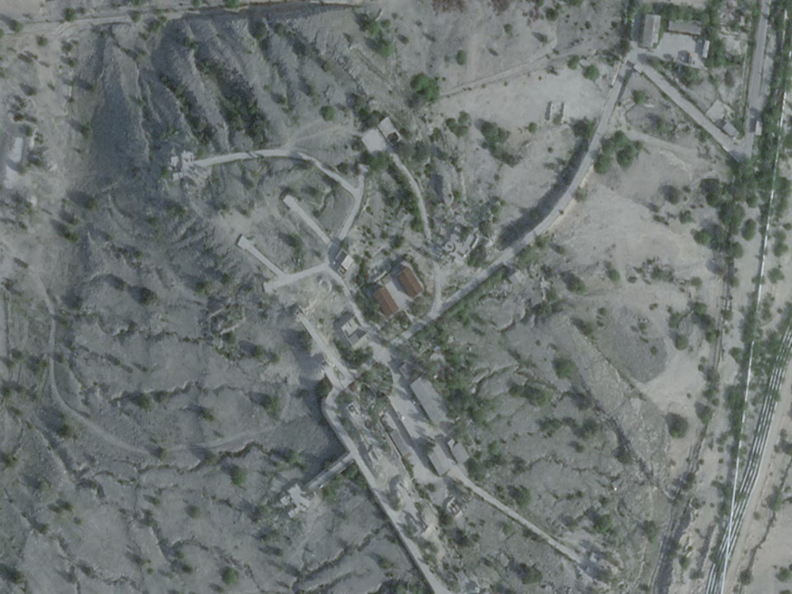 Estados Unidos lanza ataques aéreos en la isla Kharg de Irán.