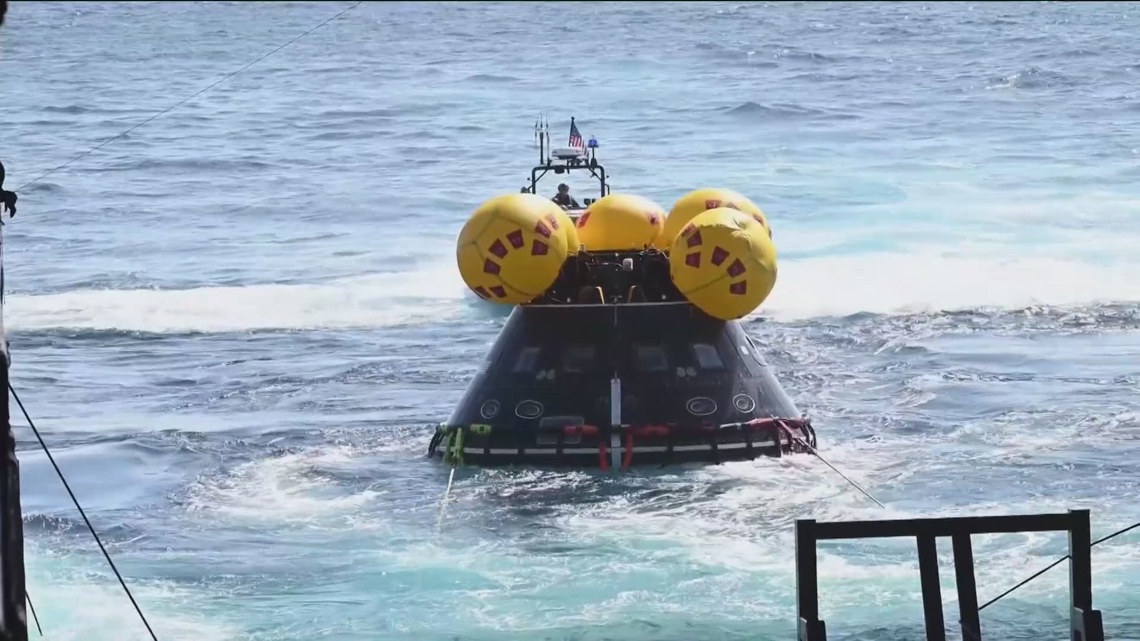 L'USS John P. Murtha prêt à récupérer les astronautes d'Artemis II après l'amerrissage de l'Orion près de San Diego