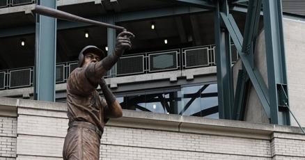 Ichiro Suzuki Statue Unveiled; Bat Breaks During Ceremony
