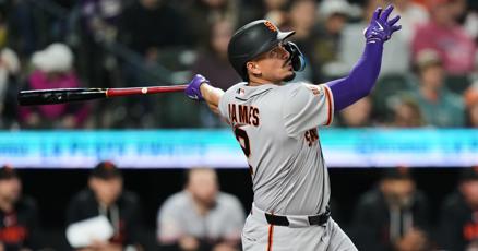 Giants win Friday; Orioles rally to win Saturday