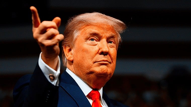 Trump dice que petroleros vacíos se dirigen a EE. UU. para cargar su petróleo