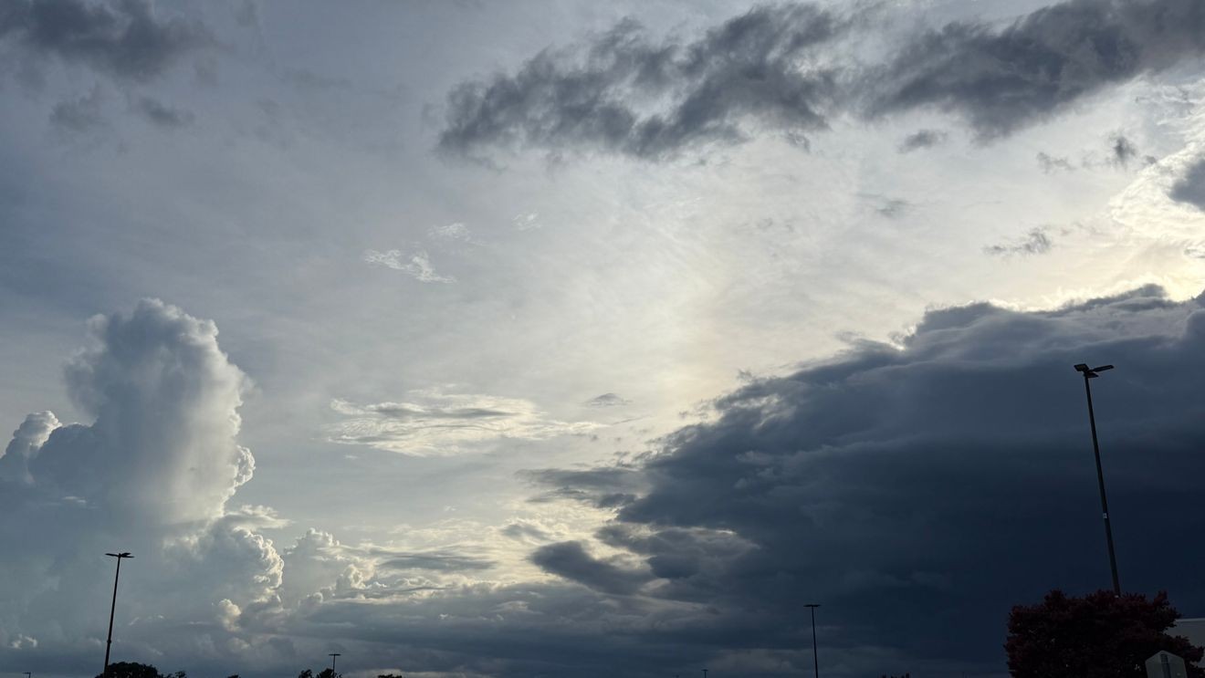 Temperaturas por encima de lo normal y chubascos intermitentes en varias regiones de EE. UU.