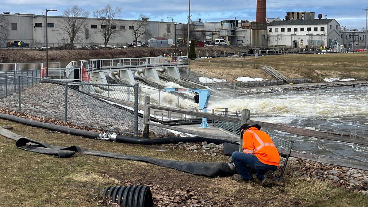 Montée rapide des eaux à Cheboygan : les niveaux d'eau montent à l'écluse et au barrage, des évacuations sont ordonnées