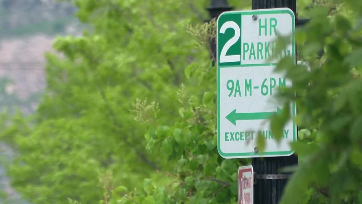 مسؤولو أوغدن يقدمون اقتراحًا معدلاً لمواقف السيارات المدفوعة