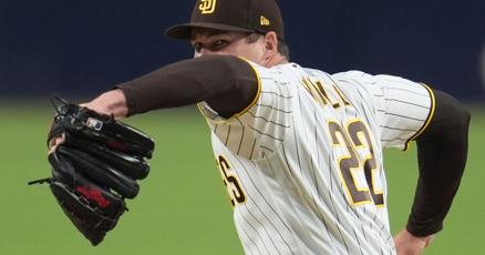 Padres Edge Mariners; Mariners Suffer Walkoff Loss Tuesday