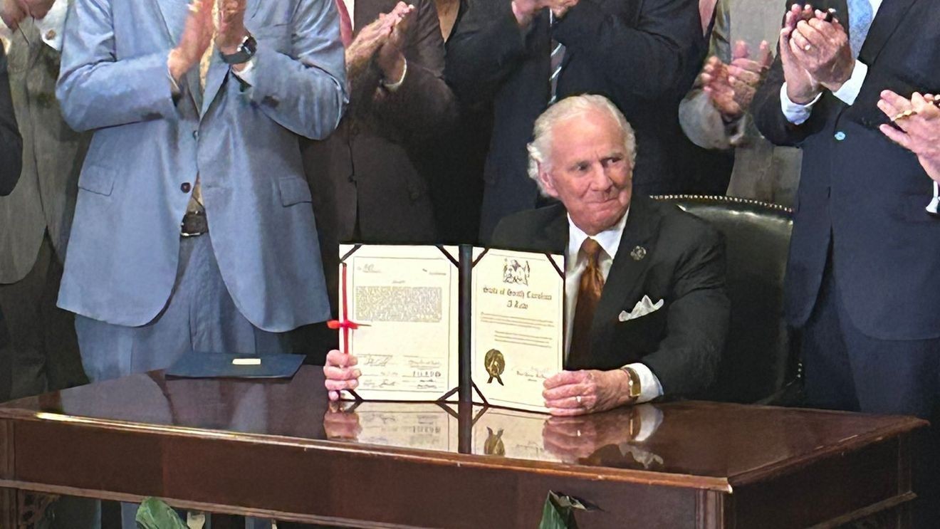 South Carolina lowers income tax, two-bracket system set