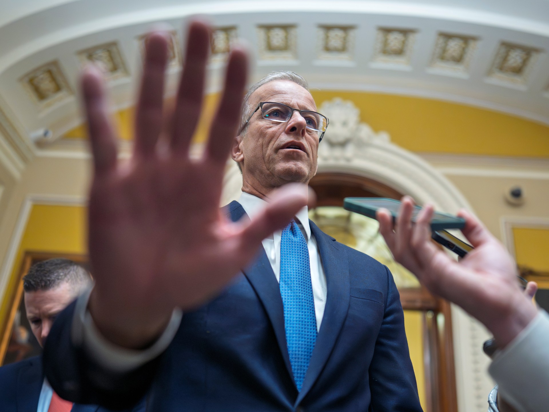 سینیٹ نے ایران کے خلاف ٹرمپ کے فوجی اختیارات کو محدود کرنے کی کوشش ناکام بنا دی