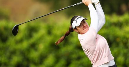 Chizzy Iwai shoots 63 to lead LA Championship