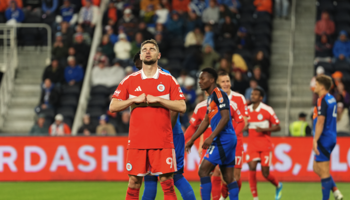 سينسيناتي تتعادل مع شيكاغو فاير 3-3 بعد هدفين متأخرين