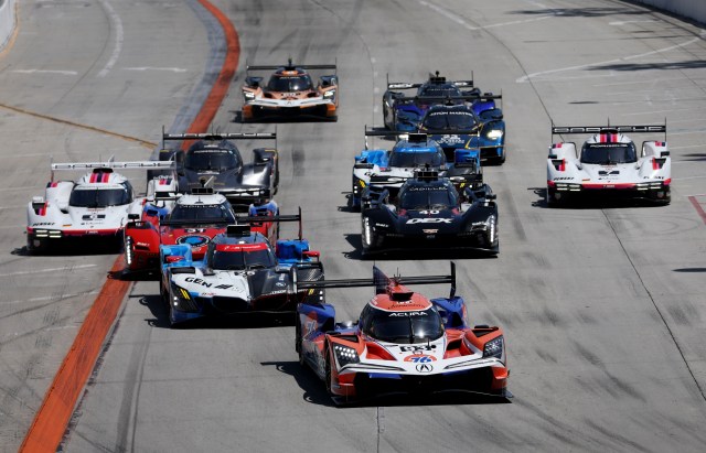 أليكس بالو يتصدر جائزة لونغ بيتش الكبرى