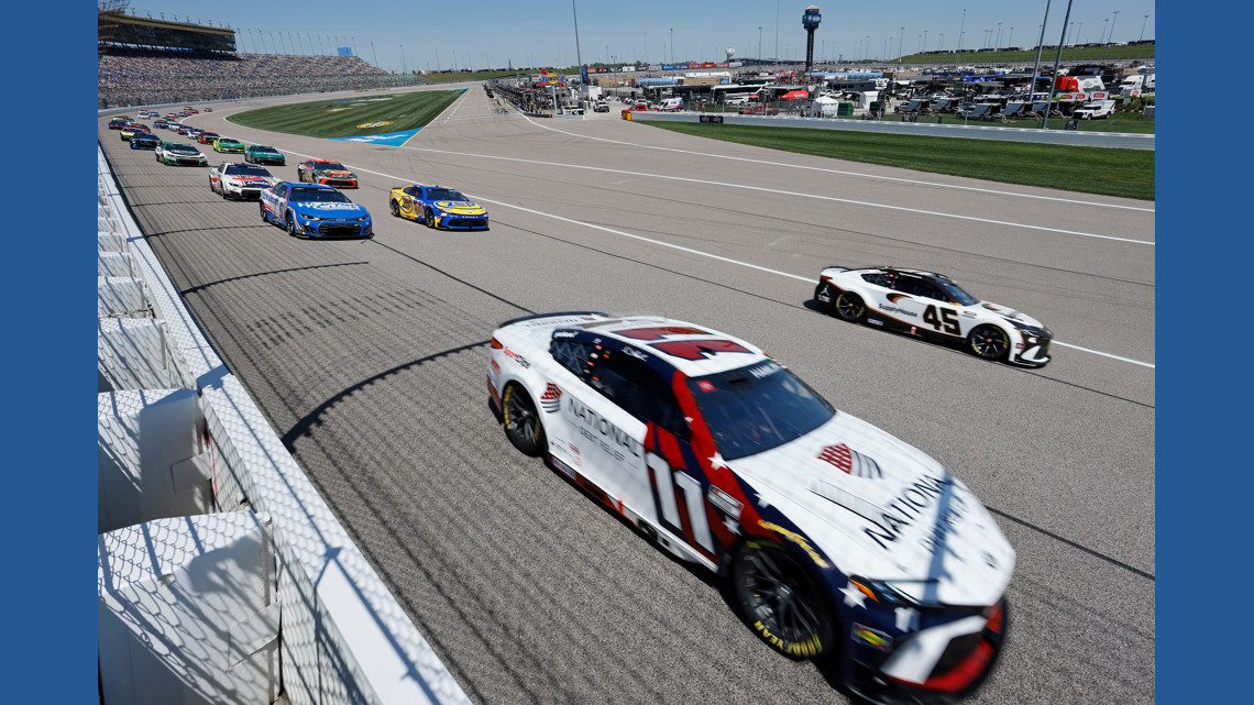 تايلر ريديك يفوز بسباق كانساس في الوقت الإضافي