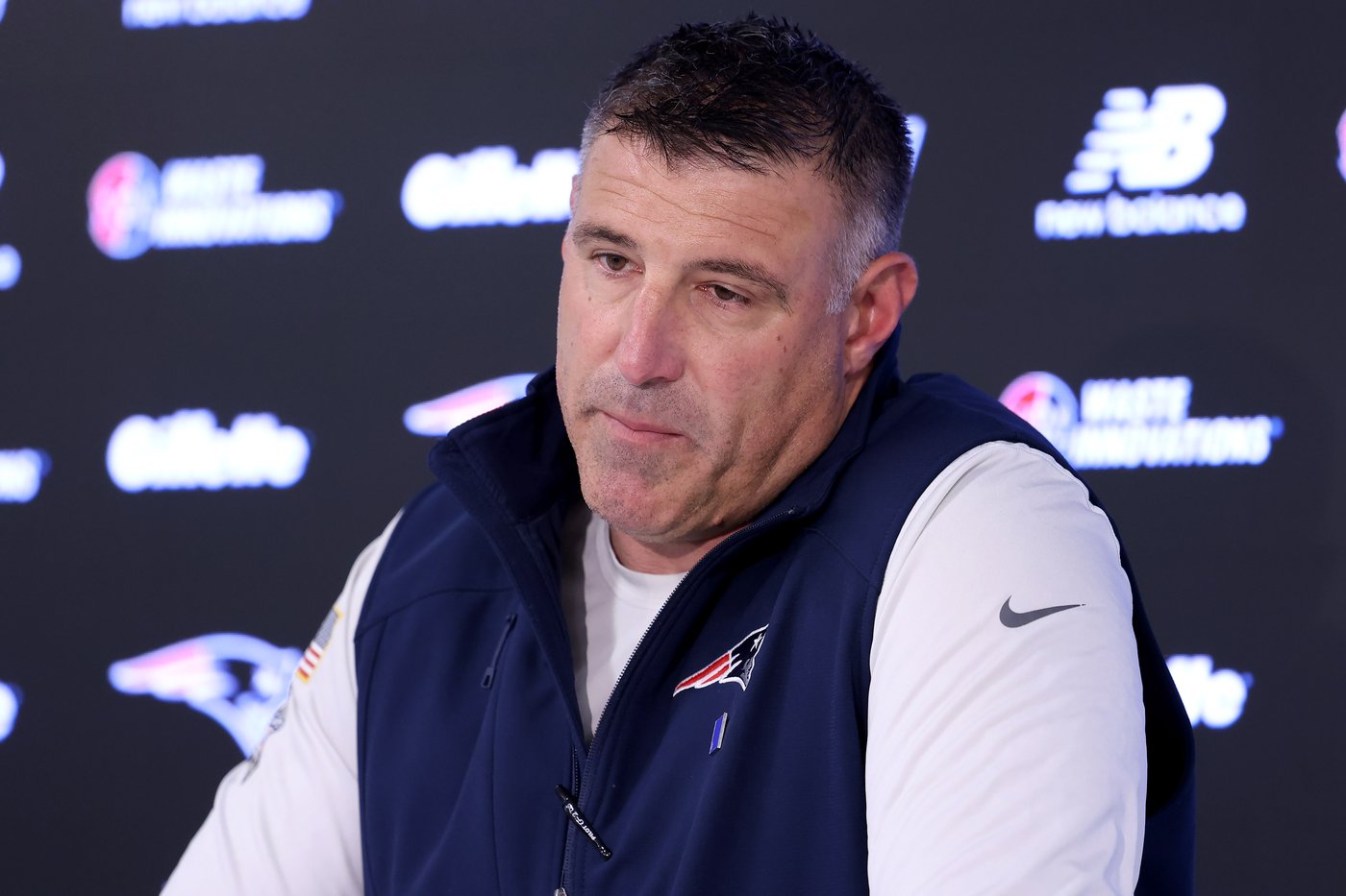 Patriots' Mike Vrabel Addresses Resort Photo Controversy Tuesday