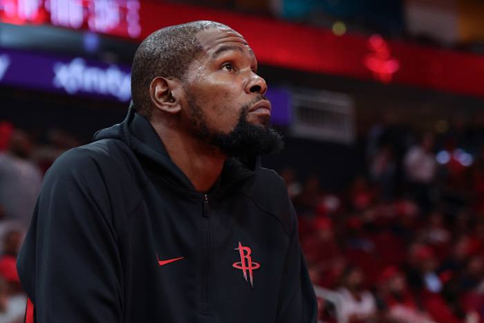 Durant returns, Lakers secure 2-0 playoff series lead