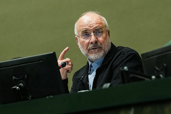 Trump extends Iran ceasefire, keeps blockade as talks falter