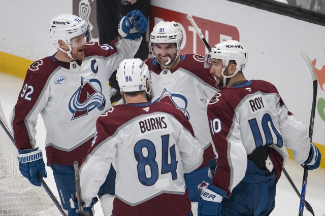 Avalanche take 3-0 lead with 4-2 Game 3 win