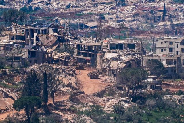 Iran's foreign minister heading to Islamabad, raising optimism for US peace talks